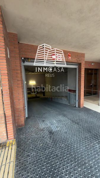 Foto bb5bb9f3-6f46-4cc2-beb9-e912e591a12b. Aparcament cotxe a Centre Reus