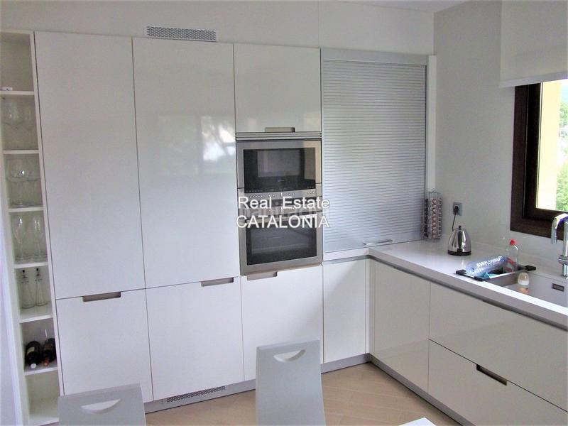 Foto 4a0171fc-f81b-4058-a319-ee5eebf18e47. Chalet avec chauffage parking piscine dans Montgoda Lloret de Mar