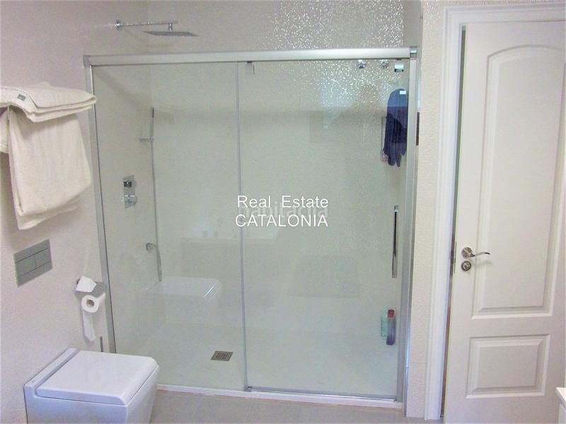 Foto 8748dea4-bb0d-4a89-9f65-bdb7beef717d. Chalet avec chauffage parking piscine dans Montgoda Lloret de Mar