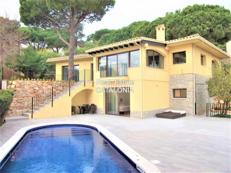 Foto e519fb62-40de-444e-89de-674b15185ec3. Chalet avec chauffage parking piscine dans Montgoda Lloret de Mar