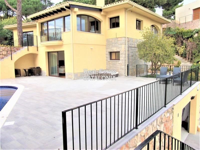 Foto f959aebe-702f-4ffe-bcd1-38df9d3c2e40. Chalet avec chauffage parking piscine dans Montgoda Lloret de Mar