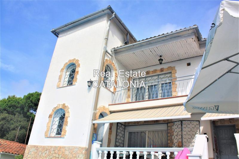 Foto 2e240332-6366-4891-9157-4d1429986921. Chalet fantástica casa con piscina y vistas al mar en Lloret de Mar