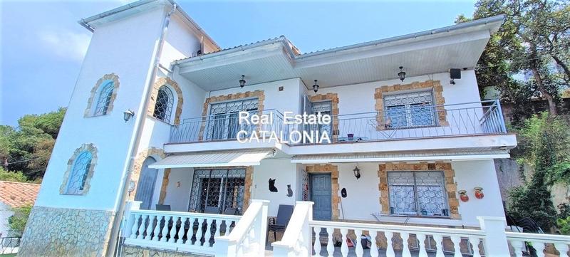 Foto d0967a53-6fca-4129-8321-253ac3dcf185. Chalet fantástica casa con piscina y vistas al mar en Lloret de Mar