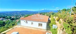 Xalet a Lloret Residencial - Montlloret. Casa con vistas al mar, "ideal para el alquiler turístico"