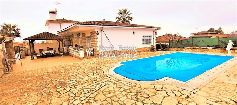 Foto 0806aabe-5ebd-48e7-8755-be0f09f536ef. Chalet mit kamin heizung parking pool in Lloret Residencial - Montlloret Lloret de Mar
