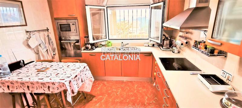 Foto e7ea8f6e-ae5d-4bea-b48e-e918d0747d5c. Chalet mit kamin heizung parking pool in Lloret Residencial - Montlloret Lloret de Mar