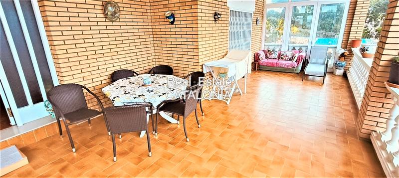 Foto 19620505-440f-4a67-8db7-5aa86b530d0a. Chalet mit kamin heizung parking pool in Lloret Residencial - Montlloret Lloret de Mar