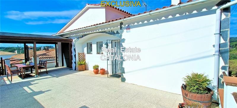 Foto e3965fe1-1b6d-423f-ab1e-06917661e629. Chalet con camino riscaldamento parcheggio in Mas Romeu Lloret de Mar
