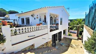 Xalet a Lloret Residencial - Montlloret. Casa soleada con opción de licencia turística