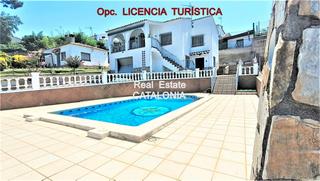 Xalet a Lloret Residencial - Montlloret. Casa con piscina cerca de la playa de lloret de mar.