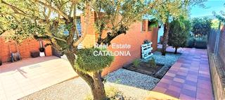 Reihenhaus in Santa Coloma de Farners. Casa adosada cerca de todos los servicios