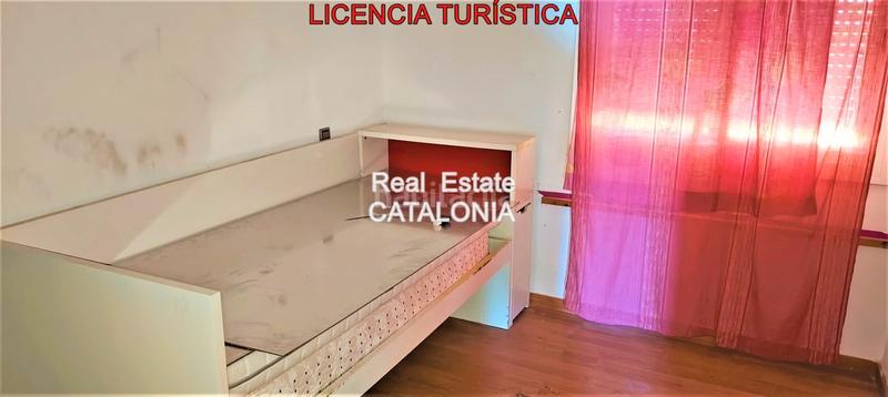 Foto 1feaf2e8-9d14-4e13-b6ea-3a9f30054ea4. Xalet amb xemeneia calefacció aparcament piscina a Lloret de Mar