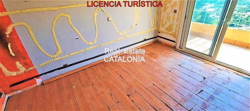 Foto 2d07304d-880f-47bd-828e-150f035e5116. Xalet amb xemeneia calefacció aparcament piscina a Lloret de Mar