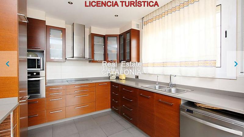 Foto 3f8bb946-6927-408b-96d7-9255ac449caa. Xalet amb xemeneia calefacció aparcament piscina a Lloret de Mar