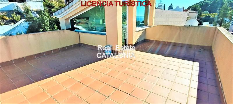 Foto 45619c69-8908-40a0-8b58-014e19e92eeb. Xalet amb xemeneia calefacció aparcament piscina a Lloret de Mar