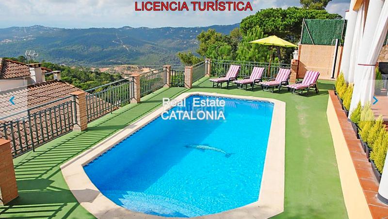 Foto 527ed3d7-075e-473c-9ac8-55576d28550b. Xalet amb xemeneia calefacció aparcament piscina a Lloret de Mar