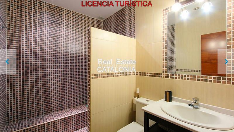 Foto 64152183-4a13-4f6e-b3e8-c4ed9ec6a7bb. Xalet amb xemeneia calefacció aparcament piscina a Lloret de Mar