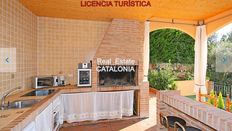 Foto 6682965f-1961-4f7e-abdc-0a9ce3ce527c. Xalet amb xemeneia calefacció aparcament piscina a Lloret de Mar