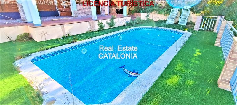 Foto 698f5d65-8538-4f2c-ac82-8811ceb5b68d. Xalet amb xemeneia calefacció aparcament piscina a Lloret de Mar