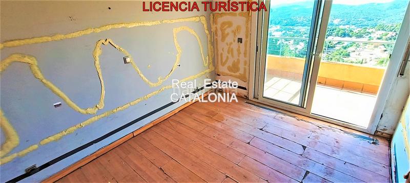 Foto 80be2a18-63e7-4b2a-b0aa-a37da2bdc61f. Xalet amb xemeneia calefacció aparcament piscina a Lloret de Mar