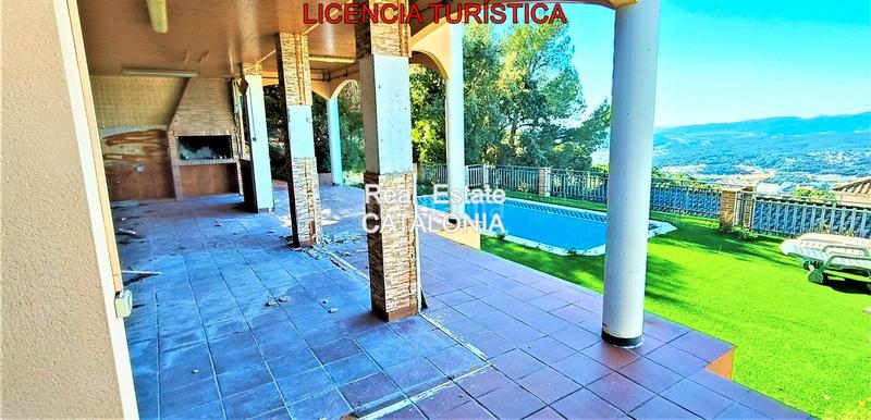 Foto 8abd00b6-bcc2-41dd-8ad2-c87062c2d69f. Xalet amb xemeneia calefacció aparcament piscina a Lloret de Mar