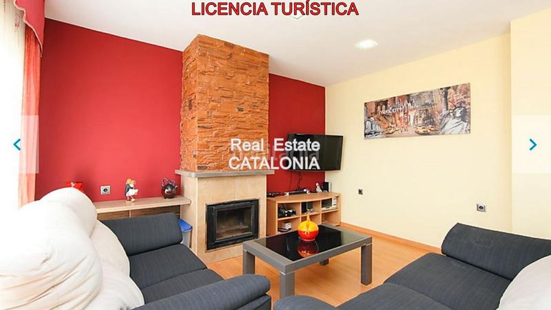 Foto d212cbe7-35c1-4594-9fcb-d0a3c6317529. Xalet amb xemeneia calefacció aparcament piscina a Lloret de Mar