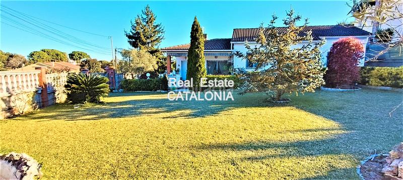 Foto 1936fc38-de36-466a-bd62-a13492ef8ce0. Chalet with fireplace heating parking pool in Lloret Blau - La Creu de Lloret Lloret de Mar