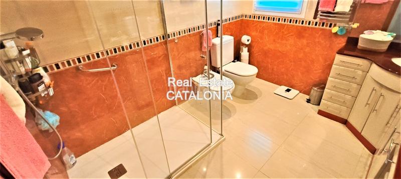 Foto 9171f679-bad2-45fb-baba-f3e5907e252c. Chalet with fireplace heating parking pool in Lloret Blau - La Creu de Lloret Lloret de Mar