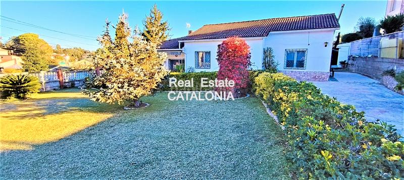 Foto b4d8aa54-cdba-490d-91ff-76c8c7a8903b. Chalet with fireplace heating parking pool in Lloret Blau - La Creu de Lloret Lloret de Mar