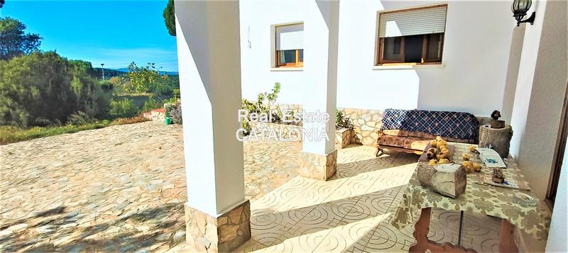 Foto 00847dba-16bf-4cb7-879c-10ae2332a877. Xalet amb xemeneia calefacció aparcament a Lloret Residencial - Montlloret Lloret de Mar