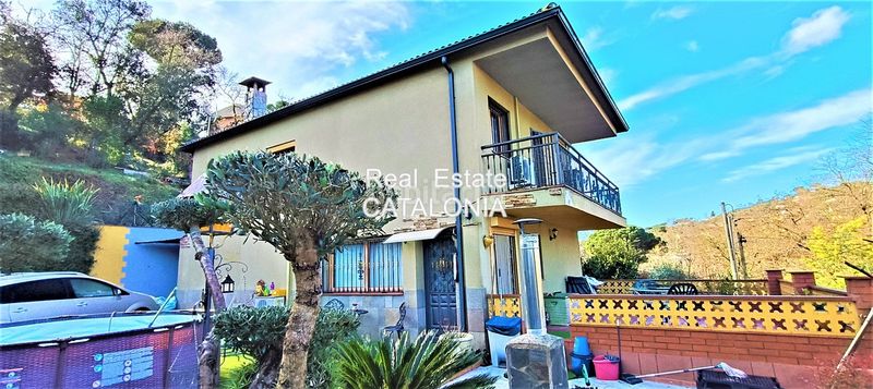 Foto 7af2a0d0-76ef-40fb-8679-7233f326bbe3. Xalet amb xemeneia calefacció aparcament piscina a Maçanet de la Selva