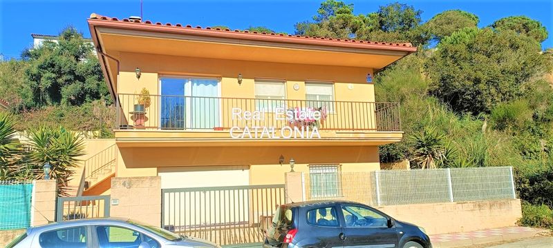 Foto 4b8e316f-c31f-484f-bab0-d8acc30ecc7c. Xalet amb xemeneia calefacció aparcament a Lloret Residencial - Montlloret Lloret de Mar