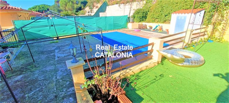 Foto 77f2312c-0be8-436c-9259-fd7de88eb95e. Xalet amb xemeneia calefacció aparcament a Lloret Residencial - Montlloret Lloret de Mar