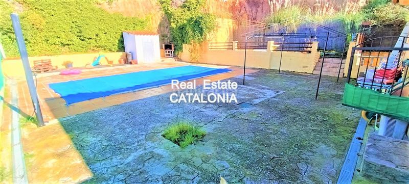 Foto e6c84f69-d4f2-4a63-84c0-c0645f28e3fc. Xalet amb xemeneia calefacció aparcament a Lloret Residencial - Montlloret Lloret de Mar