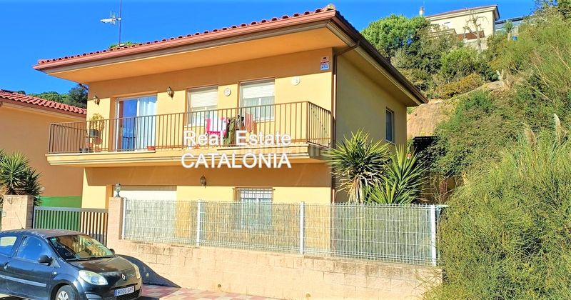 Foto fb5e8456-ff9f-4e22-8fea-d2a3f74d12c6. Xalet amb xemeneia calefacció aparcament a Lloret Residencial - Montlloret Lloret de Mar