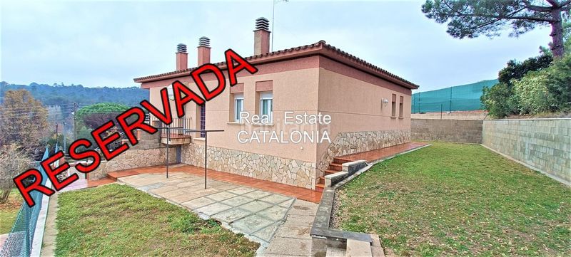 Foto d0cf33c6-80b4-44f9-86c9-b971ec77d826. Xalet amb xemeneia calefacció aparcament a Lloret Residencial - Montlloret Lloret de Mar