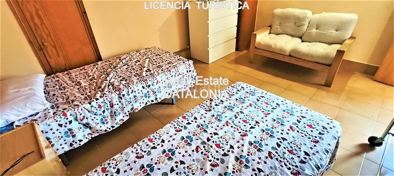 Foto 66b0f100-8045-4bec-bf66-3193e441de08. Xalet amb xemeneia calefacció aparcament piscina a Lloret de Mar