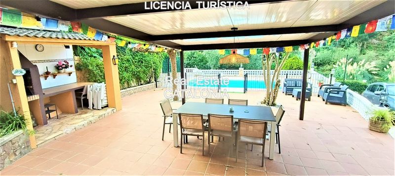Foto ab539447-bc87-4a25-9651-0e99e9f2ca3c. Xalet amb xemeneia calefacció aparcament piscina a Lloret de Mar