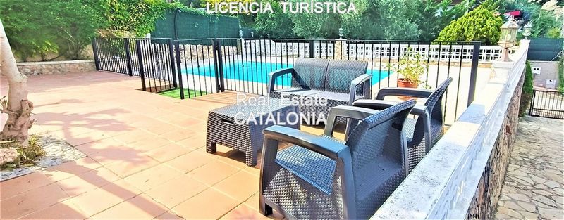 Foto b842986d-2ac8-4a81-bff3-197da33198e8. Xalet amb xemeneia calefacció aparcament piscina a Lloret de Mar