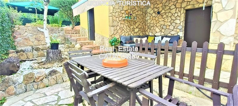 Foto da6e3a07-e0b9-465f-8935-6b09dd0e0258. Xalet amb xemeneia calefacció aparcament piscina a Lloret de Mar