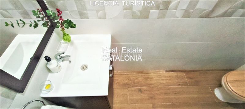 Foto e010f743-d85e-412b-878a-cf72a350011d. Xalet amb xemeneia calefacció aparcament piscina a Lloret de Mar