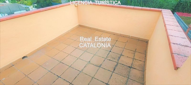 Foto f420becf-4c17-412a-9c3c-32ece8d59919. Xalet amb xemeneia calefacció aparcament piscina a Lloret de Mar