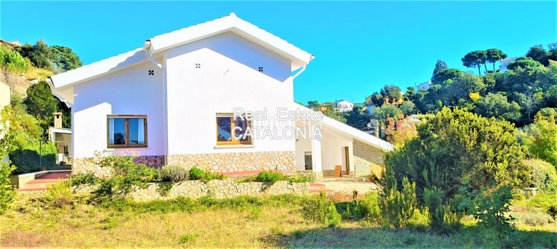 Foto 1882231d-1480-4e85-9291-efeccc169216. Xalet amb xemeneia calefacció aparcament a Lloret Residencial - Montlloret Lloret de Mar