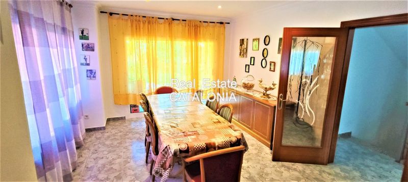 Foto 03466fe2-e85d-4c00-a194-3dec392e4054. Xalet amb xemeneia calefacció aparcament a Roca Grossa Lloret de Mar