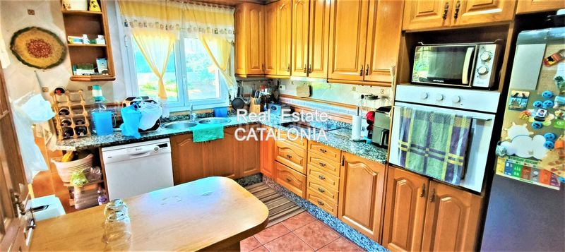 Foto 0bf4dbde-3e06-4749-8fbe-64c8258a8c95. Xalet amb xemeneia calefacció aparcament a Roca Grossa Lloret de Mar