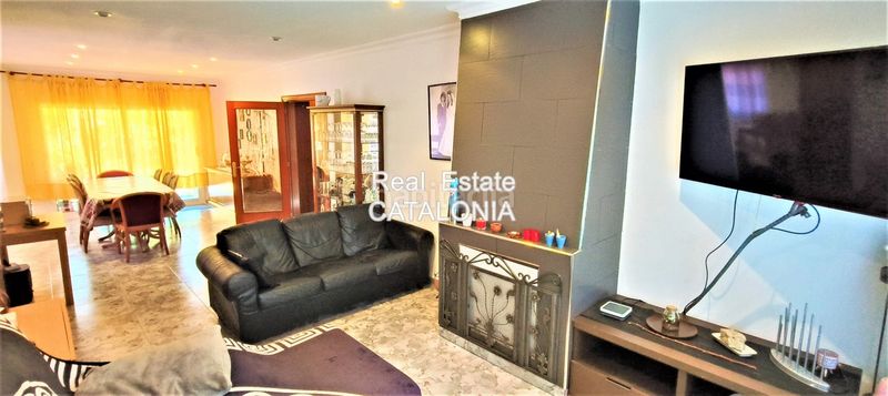 Foto 6a8c7903-974f-486b-b28e-3633fa9bcc9d. Xalet amb xemeneia calefacció aparcament a Roca Grossa Lloret de Mar