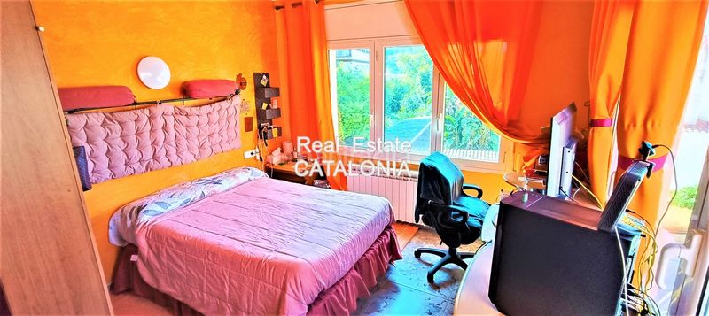 Foto b47ee89c-cc12-43b9-b5c8-632dd69bfd04. Xalet amb xemeneia calefacció aparcament a Roca Grossa Lloret de Mar