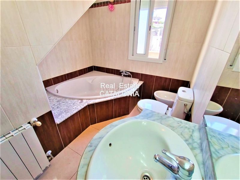 Foto 25410714-5209-4b21-855c-e9e6f073ce72. Casa adossada amb calefacció aparcament a Lloret Residencial - Montlloret Lloret de Mar