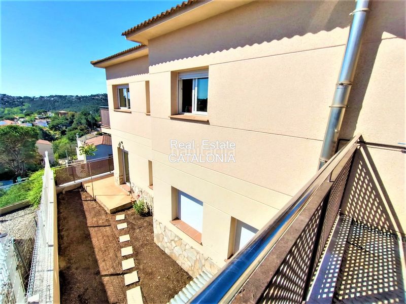 Foto ff8612b0-6127-4c67-b452-ae75e53f3912. Casa adossada amb calefacció aparcament a Lloret Residencial - Montlloret Lloret de Mar