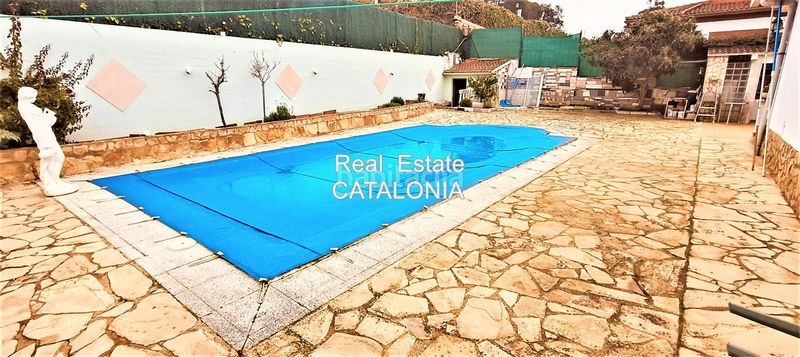 Foto 0b71a582-0937-438b-82bf-34f692805b31. Xalet amb xemeneia calefacció aparcament piscina a Lloret de Mar